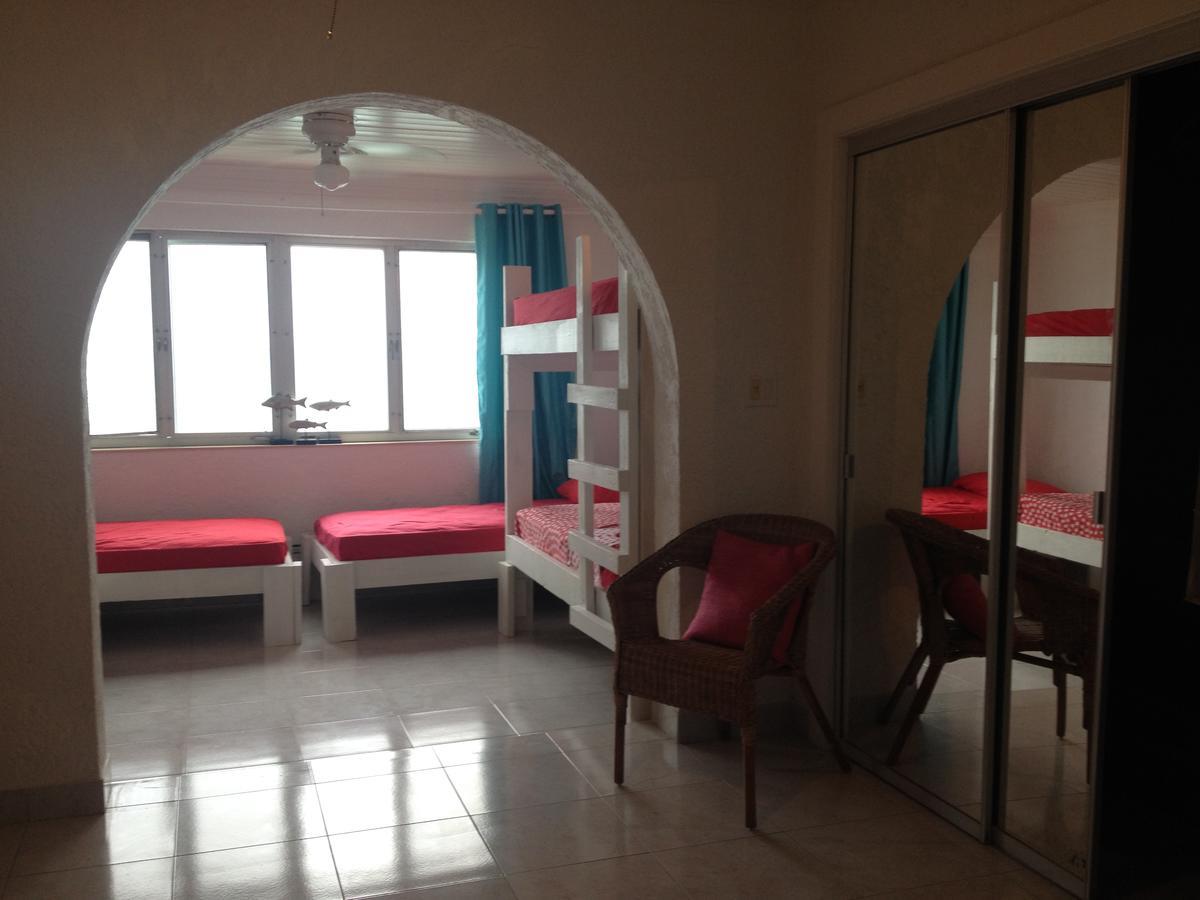 Bahasea Backpackers Hostel Nassau Bagian luar foto